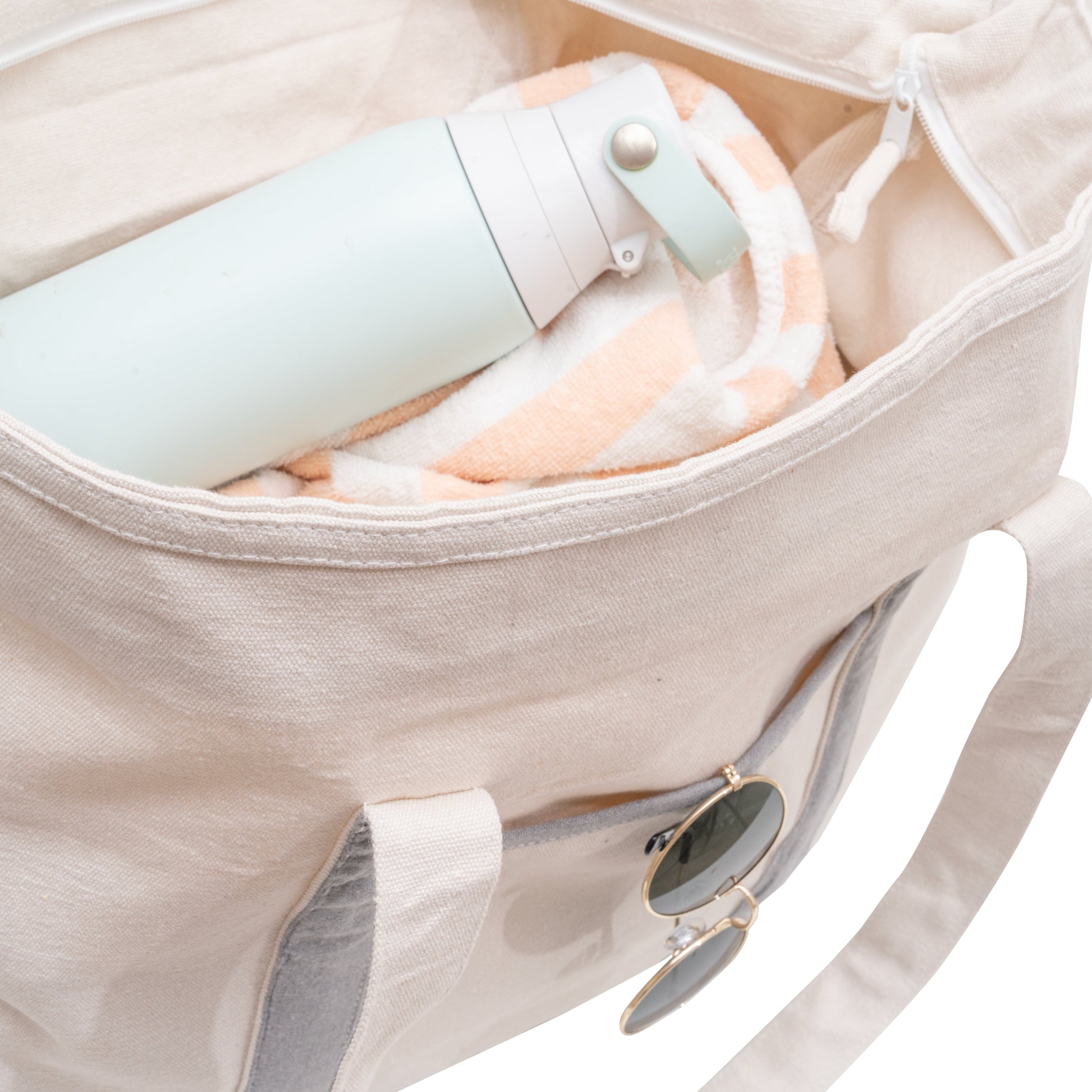 Extra-large canvas tote bag with zipper closure